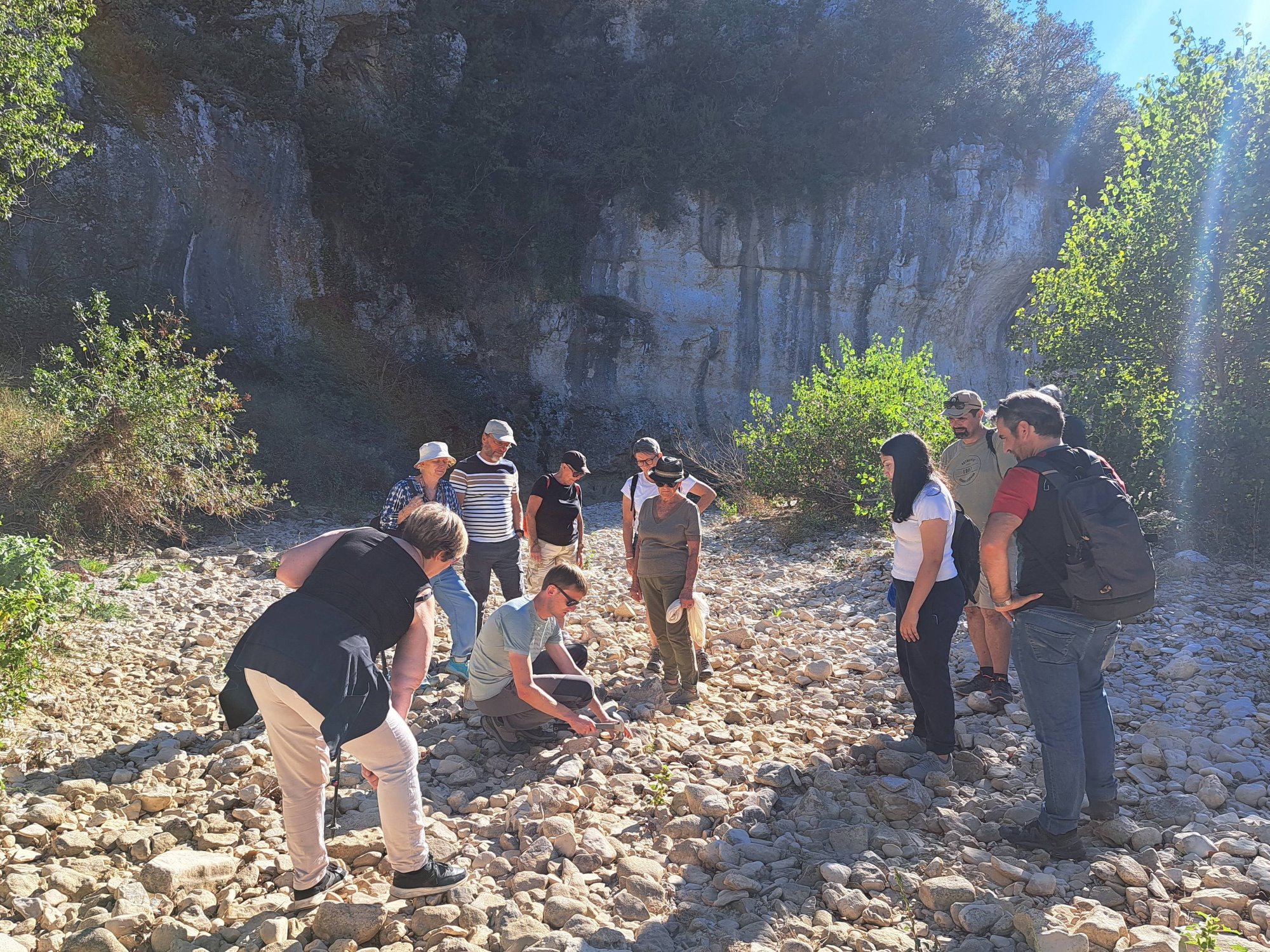 Observations géologiques dans le Calavon à Apt.