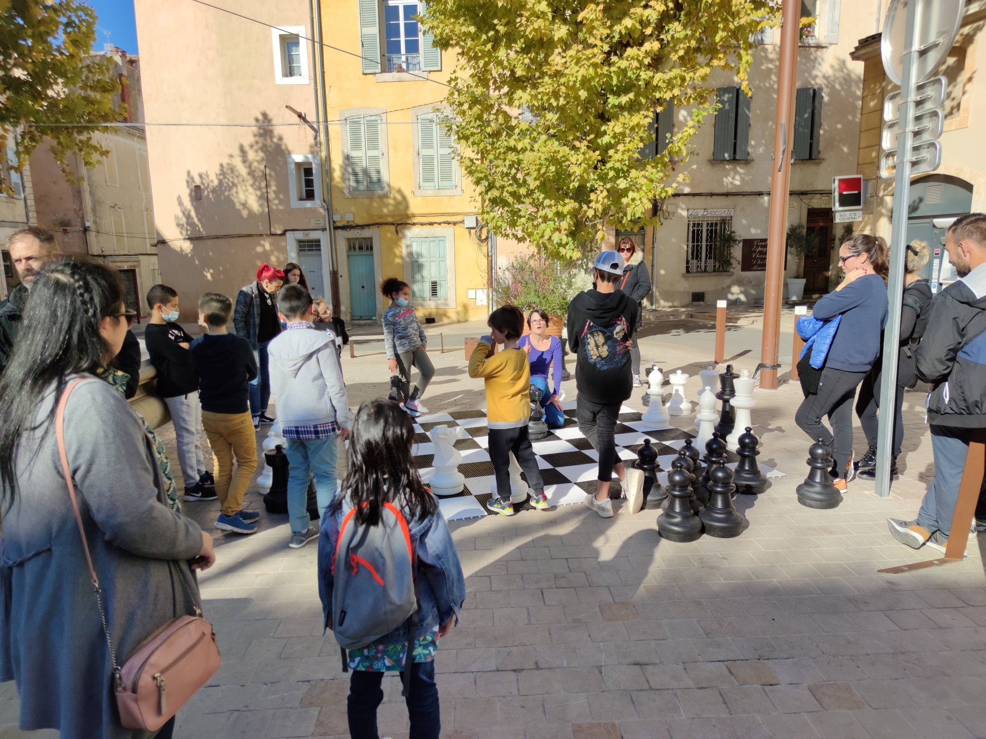 Initiation aux échecs sur échiquier géant