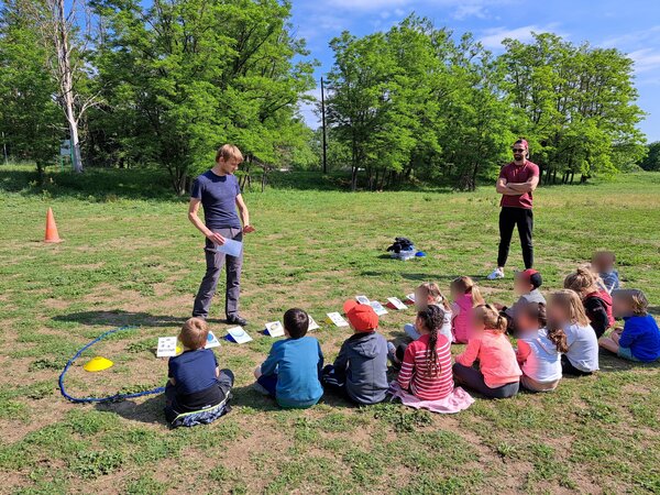 Animation sur le système solaire et dessin d'enfant des phases de la Lune