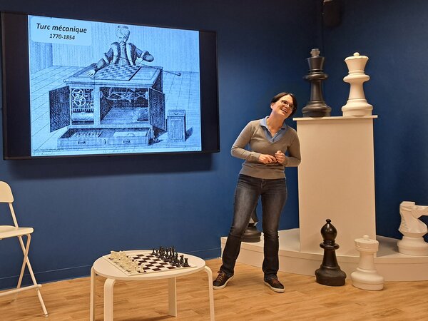 atelier géologie au siège du Luberon UNESCO Geopark
